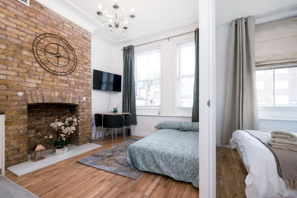 Flat In South West 1 Min To The Station Londen