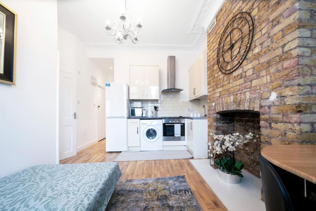 Appartement Flat In South West 1 Min To The Station